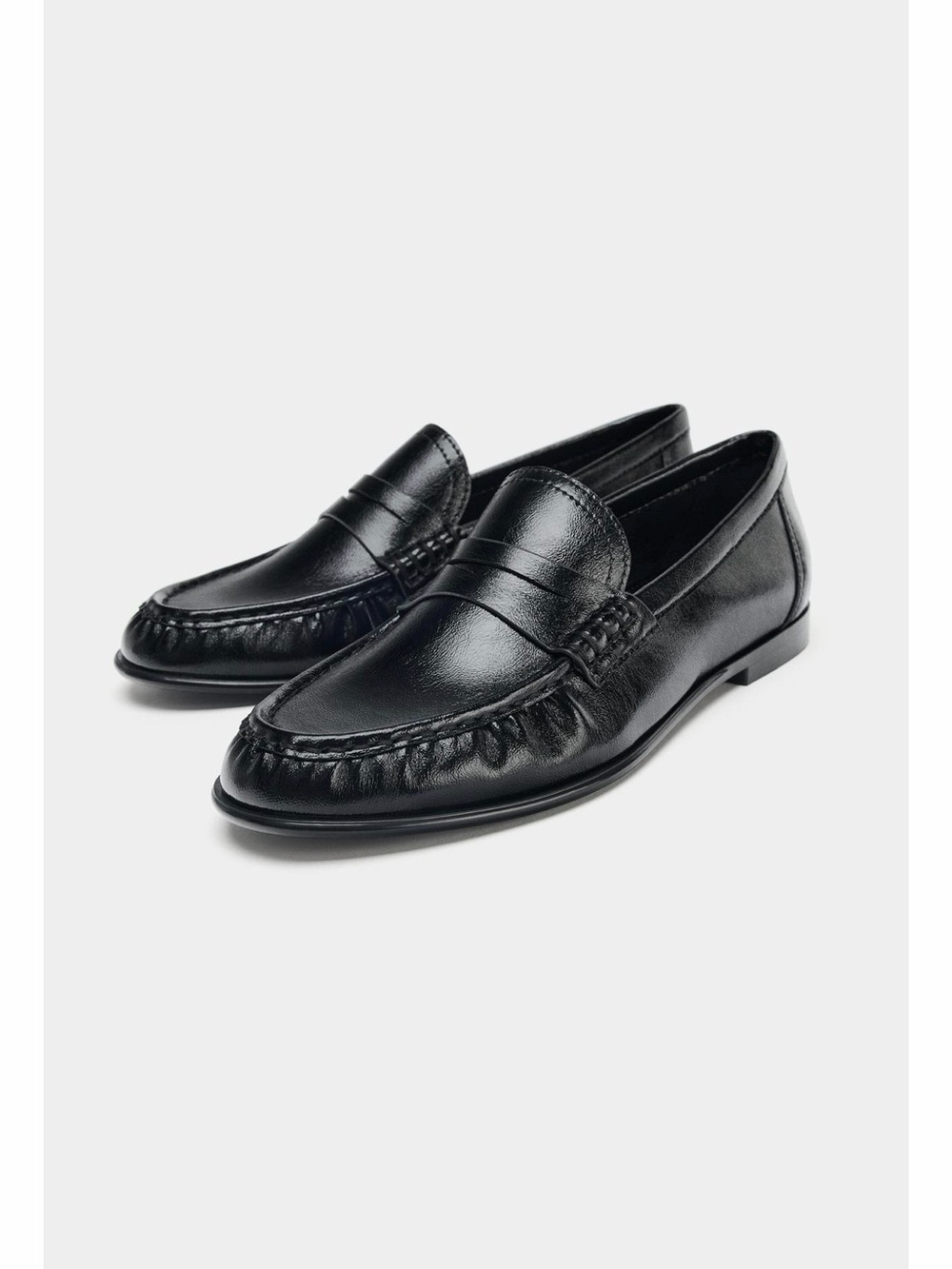 Black loafers from Zara 📓